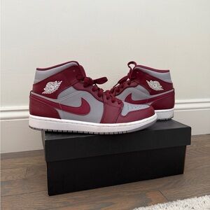Nike Air Jordan 1 Mid Cherrywood